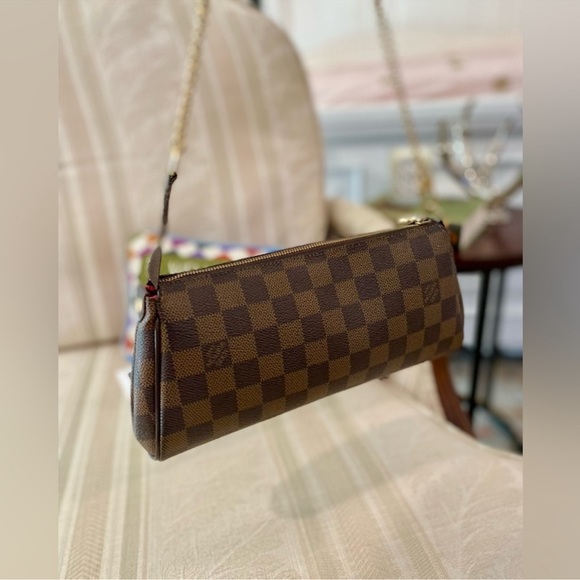 Louis Vuitton EVA CLUTCH authentic bag. Comes with dust bag, original receipt - Picture 2 of 6